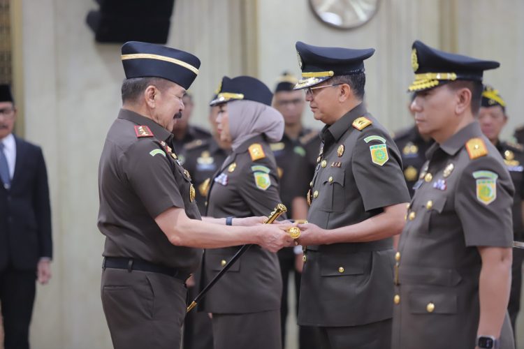 Jaksa Agung ST Burhanuddin , Lantik 6 Kepala Kejaksaan Tinggi