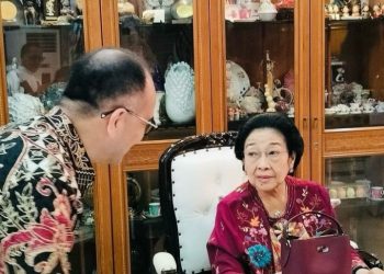 Presiden Kelima RI Megawati Soekarnoputri Terima kunjungan Idul Fitri dari sejumlah Figur sembari Berdiskusi