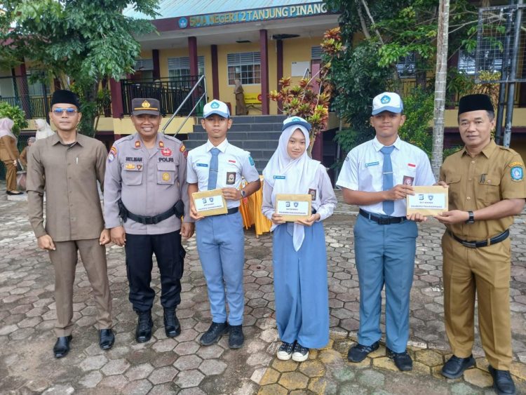 SMAN 2 Tanjungpinang Sambut Positif Penyuluhan dari Sat Binmas Polresta Tanjungpinang