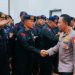 Kapolri Jenderal Listyo Sigit Prabowo Kunjungi Mako Brimob Kwitang, Jajaran Brimob untuk tetap siaga menjaga markas komando.