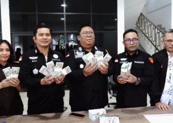 Kejati Kepri Terima Pengembalian Kerugian Keuangan Negara Sebesar $272.497 dalam Perkara Tipikor PNBP.