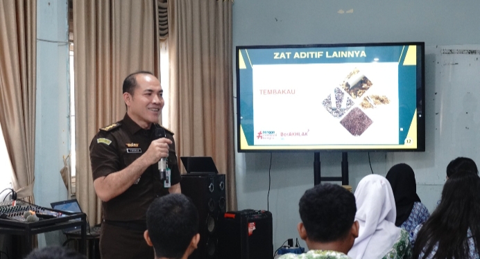 Jaksa Masuk Sekolah, Kejati Kepri Ajak Pelajar SMAN 14 Batam Hindari Narkoba, Lawan Bullying dan Cerdas Bermedsos.