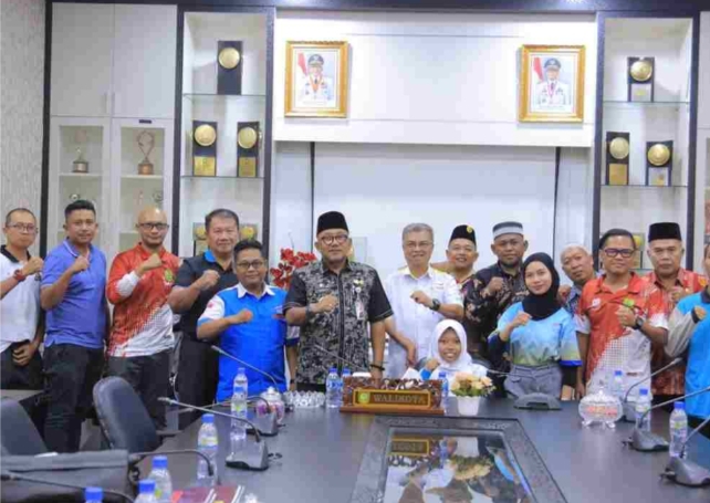 Wali Kota Tanjungpinang Lis Darmansyah Lepas dan Beri Motivasi Atlet Disabilitas Tanjungpinang Menuju PEPARPENAS XI Jakarta