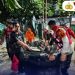 Brimob Polda Metro Jaya Laksanakan Patroli SAR Antisipasi Banjir dan Bantu Evakuasi Warga di Pondok Aren