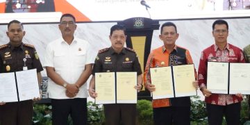 Kajati Kepri dan Gubernur Kepri berikut Kepala Daerah Se-Kepri Teken MoU Pelaksanaan Pidana Kerja Sosial Bagi Pelaku Tindak Pidana, Mulai Diterapkan 2026