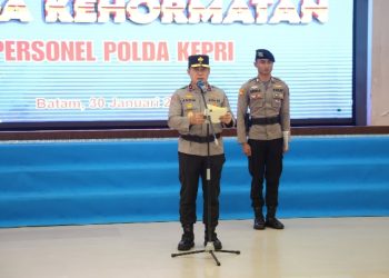 362 PERSONEL POLDA KEPRI TERIMA SATYALANCANA PENGABDIAN TAHUN 2026